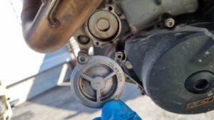Read more about the article Oil and filter change for KTM 690 Enduro R 2009